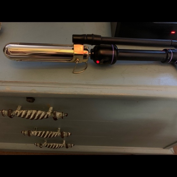 ⭐️PRICE FIRM⭐️ Hot tool Gold Curling Iron 1 1/2 - Picture 3 of 4